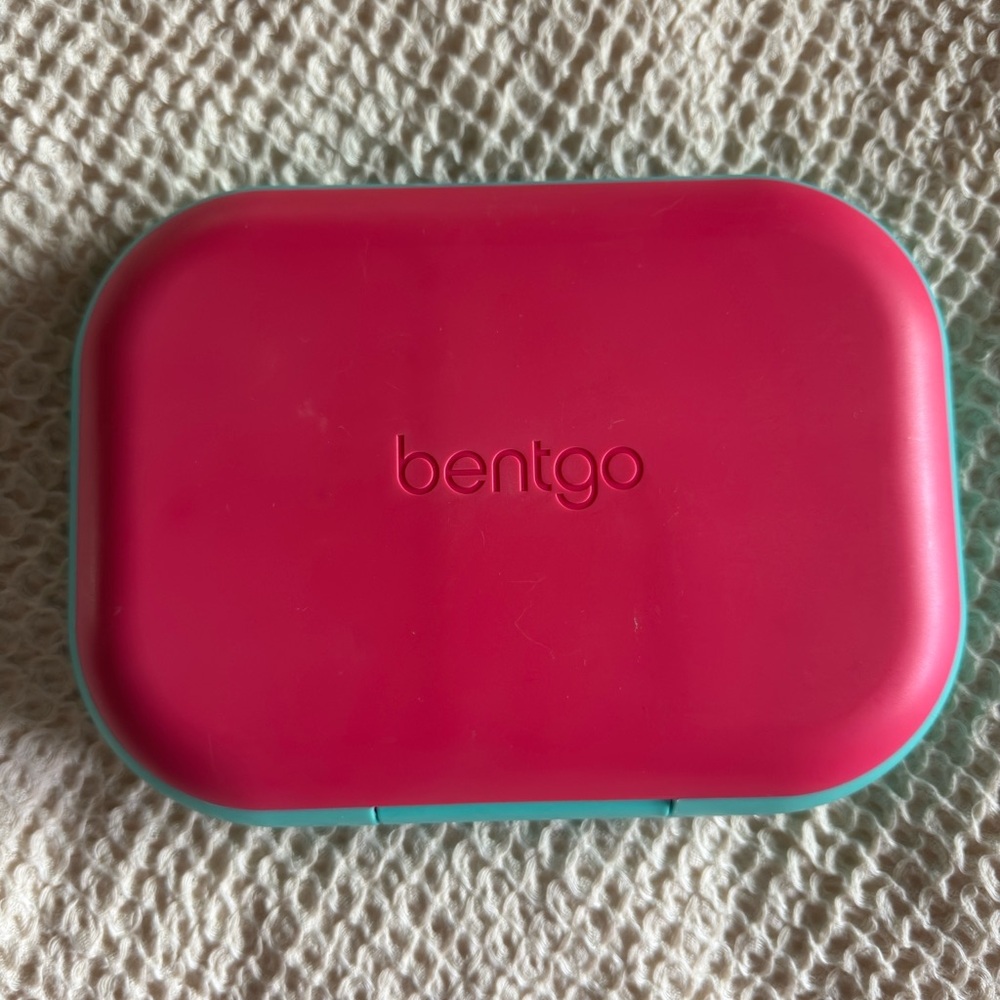 Bentgo Kids Lunch Box - Pink and Blue